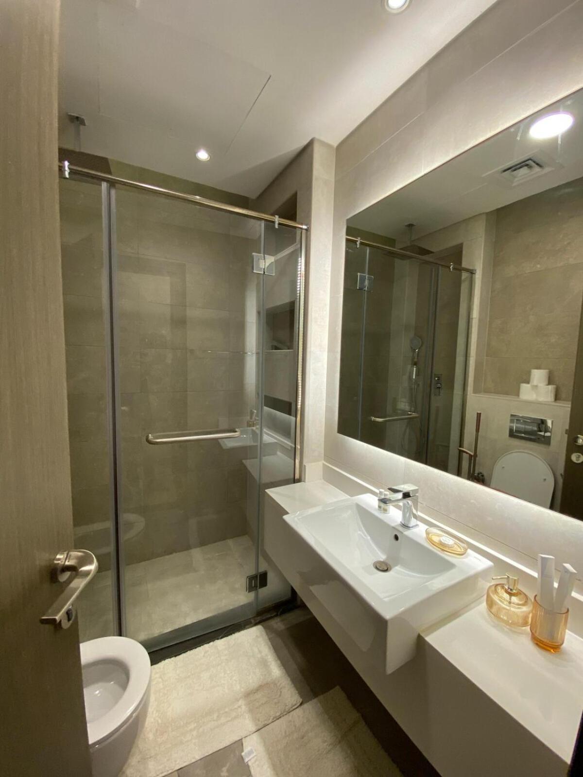 Modern In Jvc Apartment